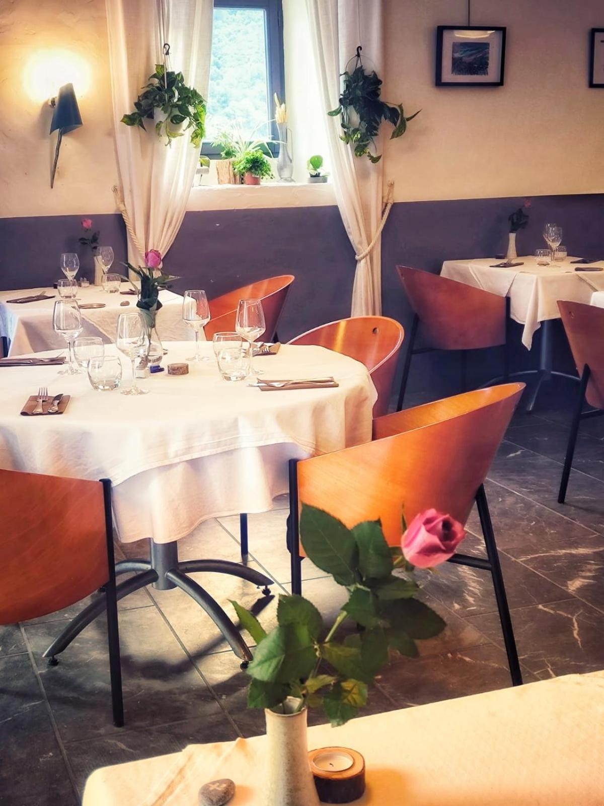 Chateau D'Arance Hotel Restaurant Espace Bien-Etre Cette-Eygun Ngoại thất bức ảnh
